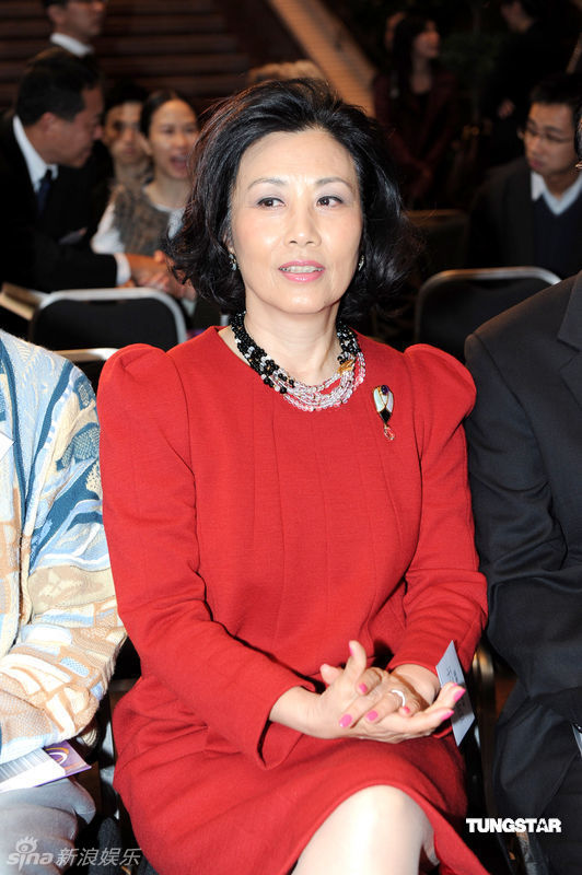 汪明荃