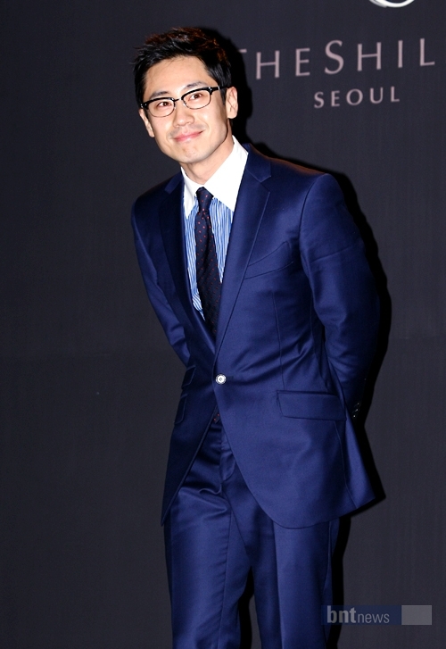  p>申河均(         ,shin ha kyun),1974年5月30日出生于韩国首尔