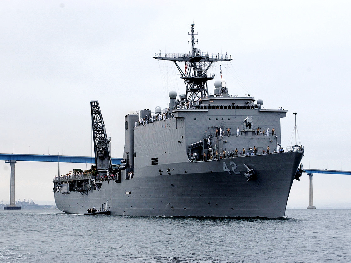  p>惠特贝岛级船坞登陆舰(美国代号:lsd-41  b> i>whidbey island /i>