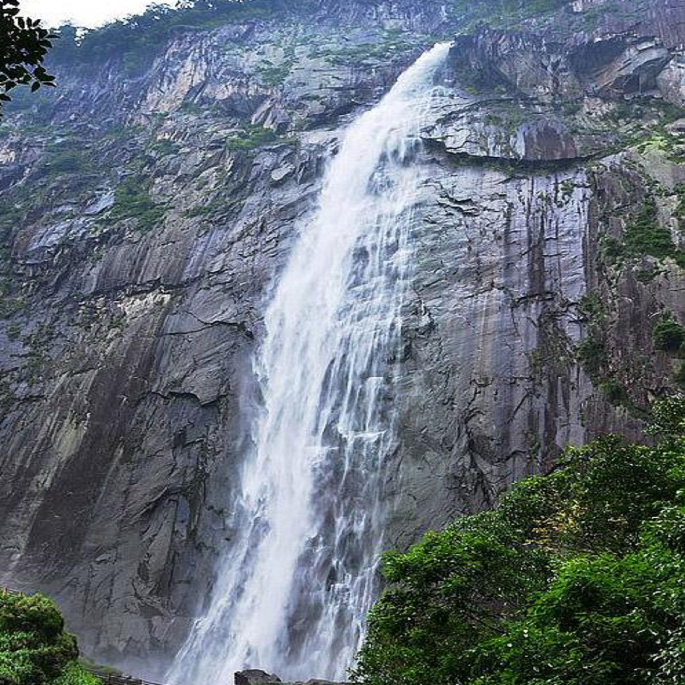  p>岱仙瀑布地处 a target="_blank" href="/item/福建省/122534"