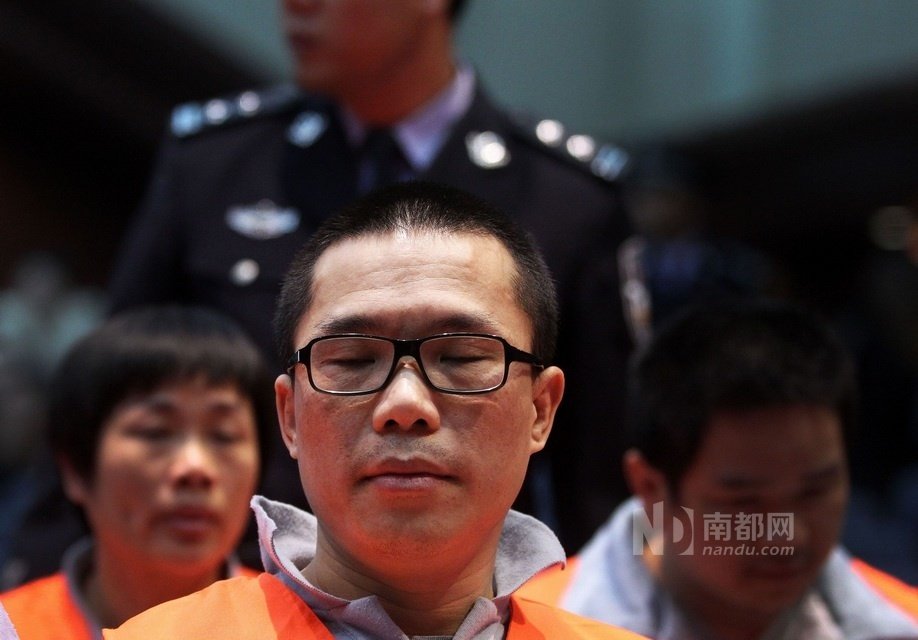  p data-id="gnwm83o5s1">陈垚东,外号龙哥,1971年7月16日出生于 a