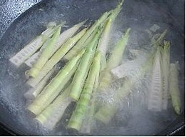 马兰头炒春笋