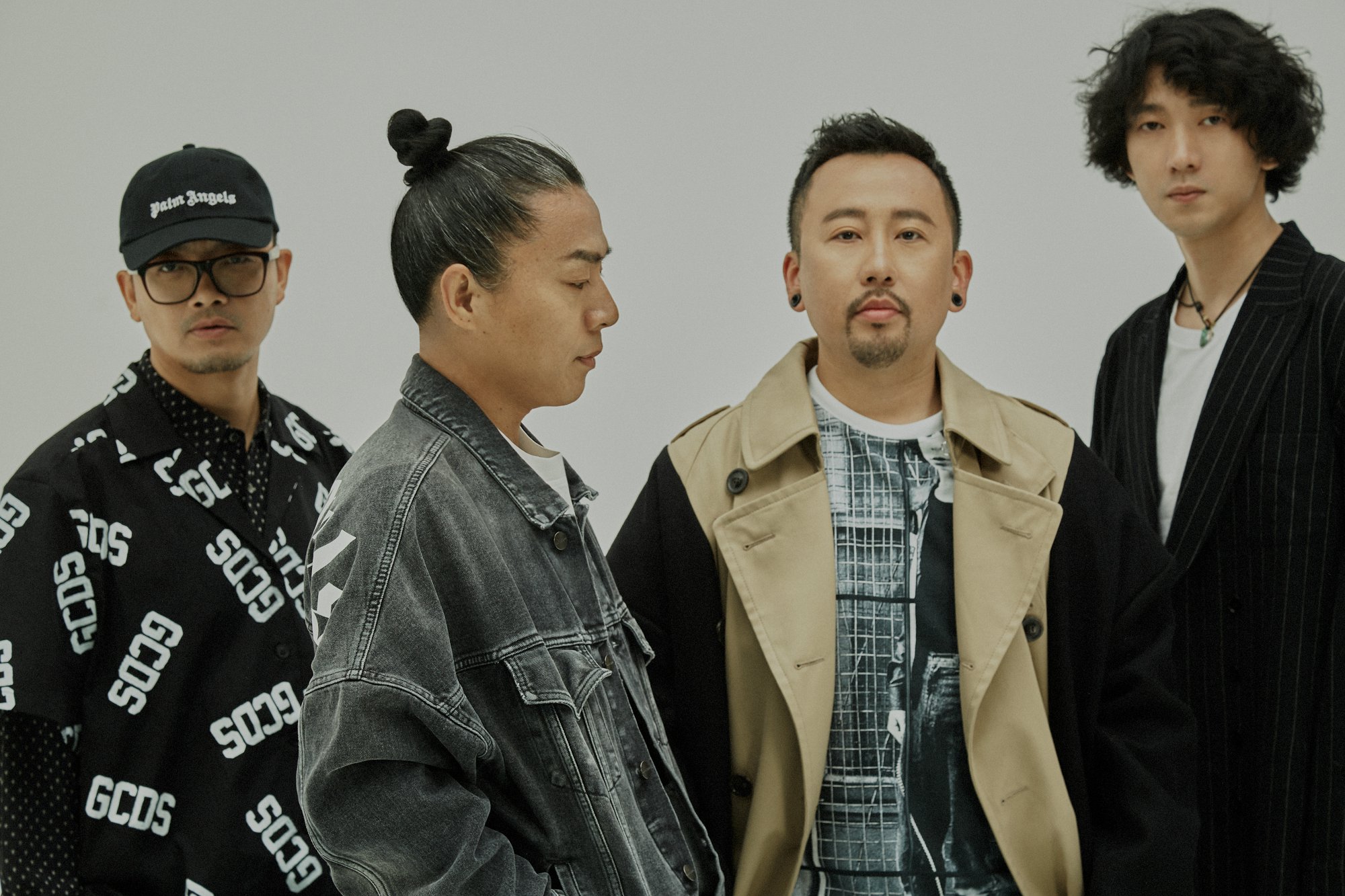  p data-id="gnx1o7ghdc">痛仰乐队 i>(tong young) /i>, span class=