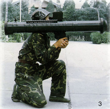 营用型pf98式120毫米反坦克火箭筒