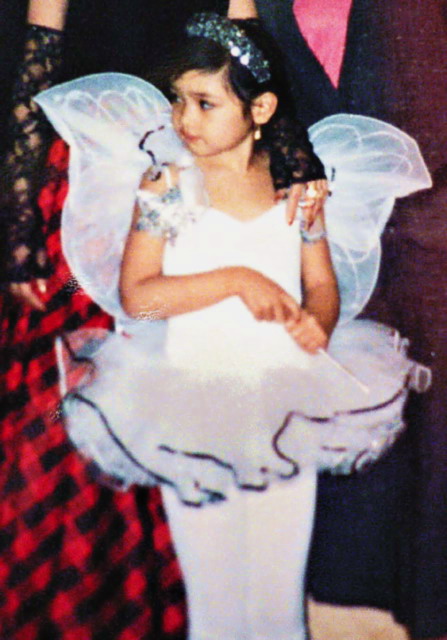  p>乐基儿,1980年8月22日出生于 a target="_blank" href="/item/澳门