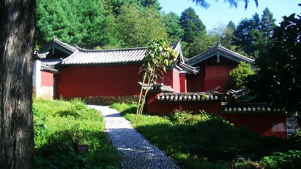 丽江玉峰寺院