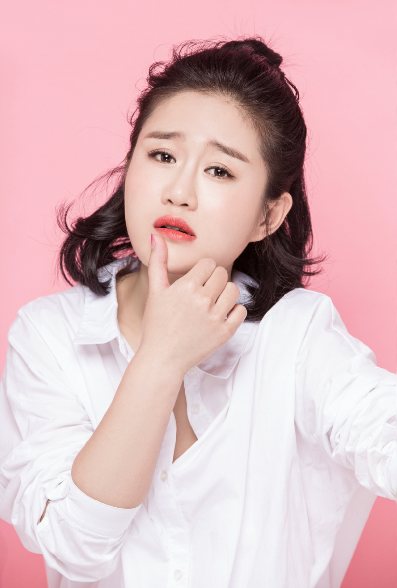 ">白鸽,1987年10月7日出生于中国内蒙古自治区通辽市,中国内地女演员