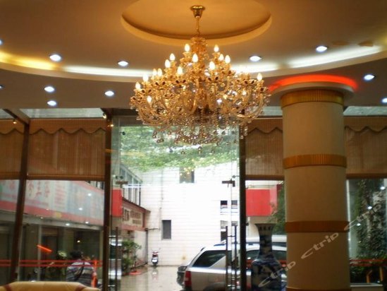 金色池塘温泉酒店(昆明安康路店)