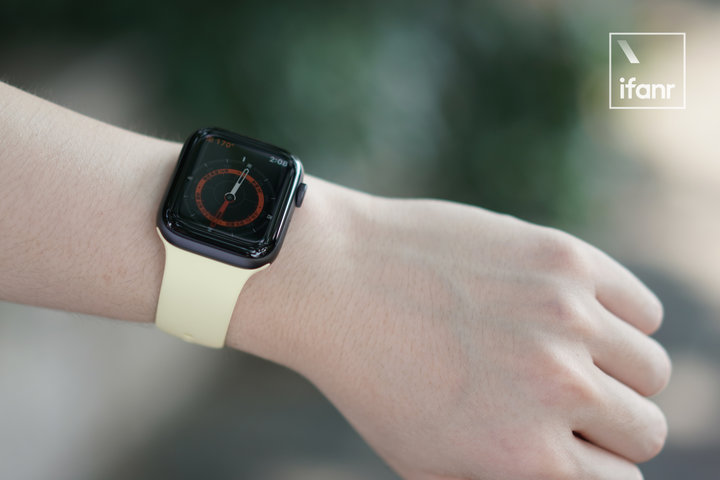 Apple Watch Series 5 模范评测：小改款依旧是标杆_百科TA说