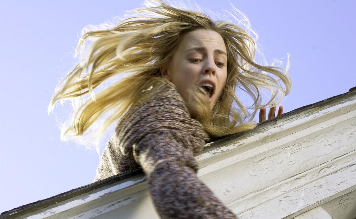 《鬼哭神嚎》是米高梅公司于2005年4月15日推出的一部恐怖电影,由