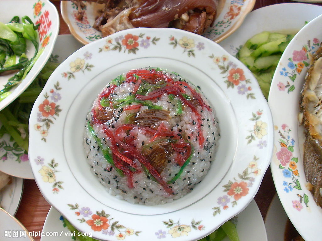 红绿八宝饭