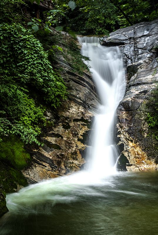  p>钟潭瀑布位于福建省莆田市荔城西南郊的 a target="_blank" href="