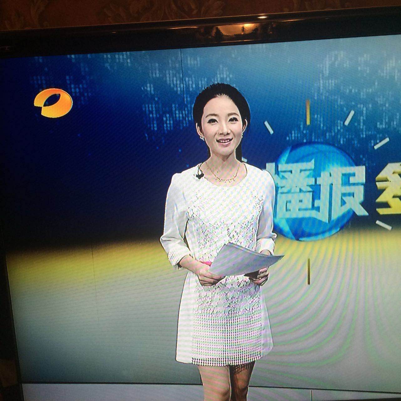 毕业于湖南师范大学,公共管理学硕士研究生学历,中国内地女主持