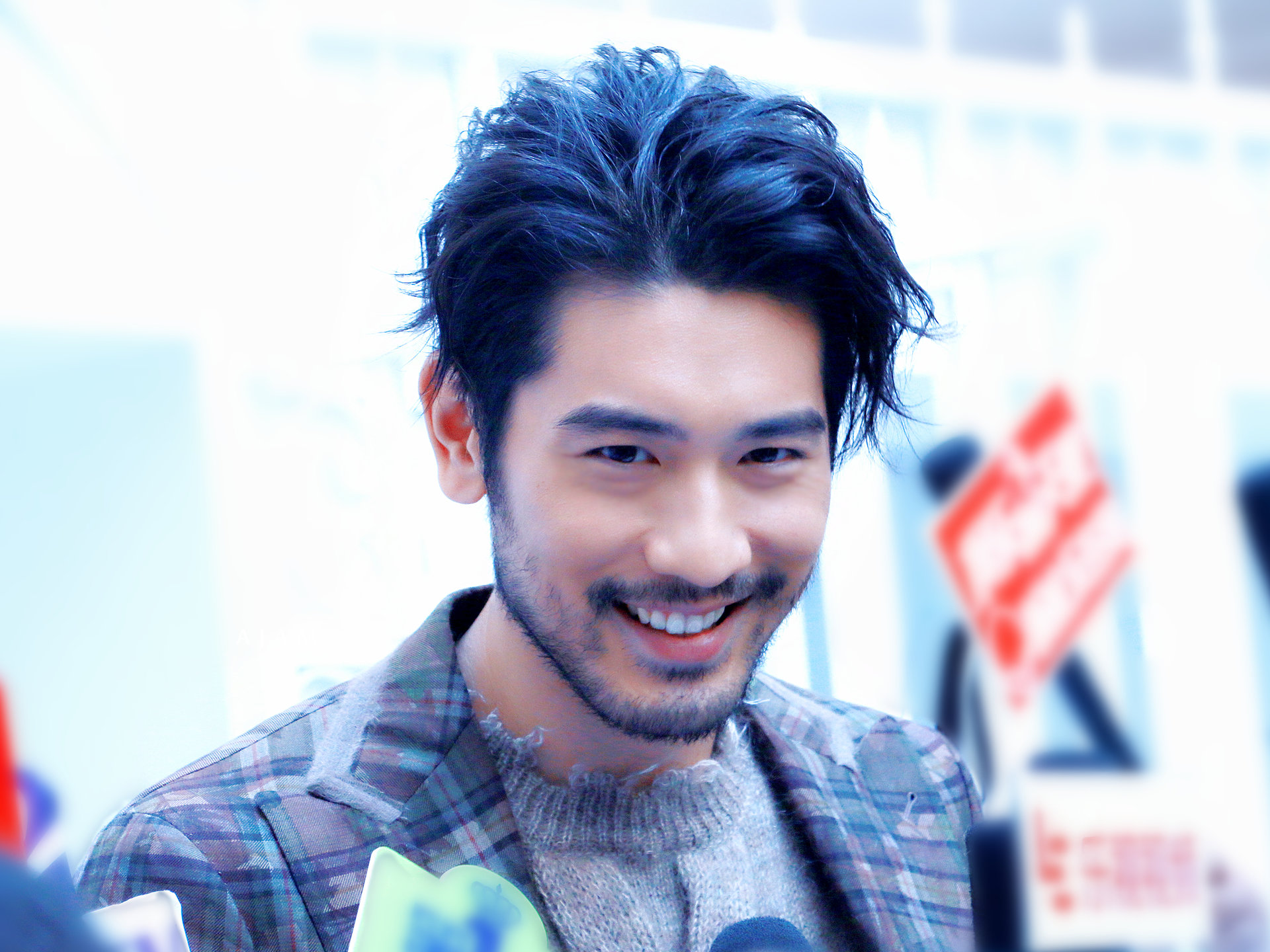  p>高以翔(godfrey tsao,1984年9月22日—2019年11月27日),原名曹志翔