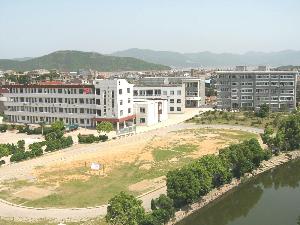  p data-id="gn3jwuf7dc">鹤浦中学位于宁波第一大岛----南田岛上.