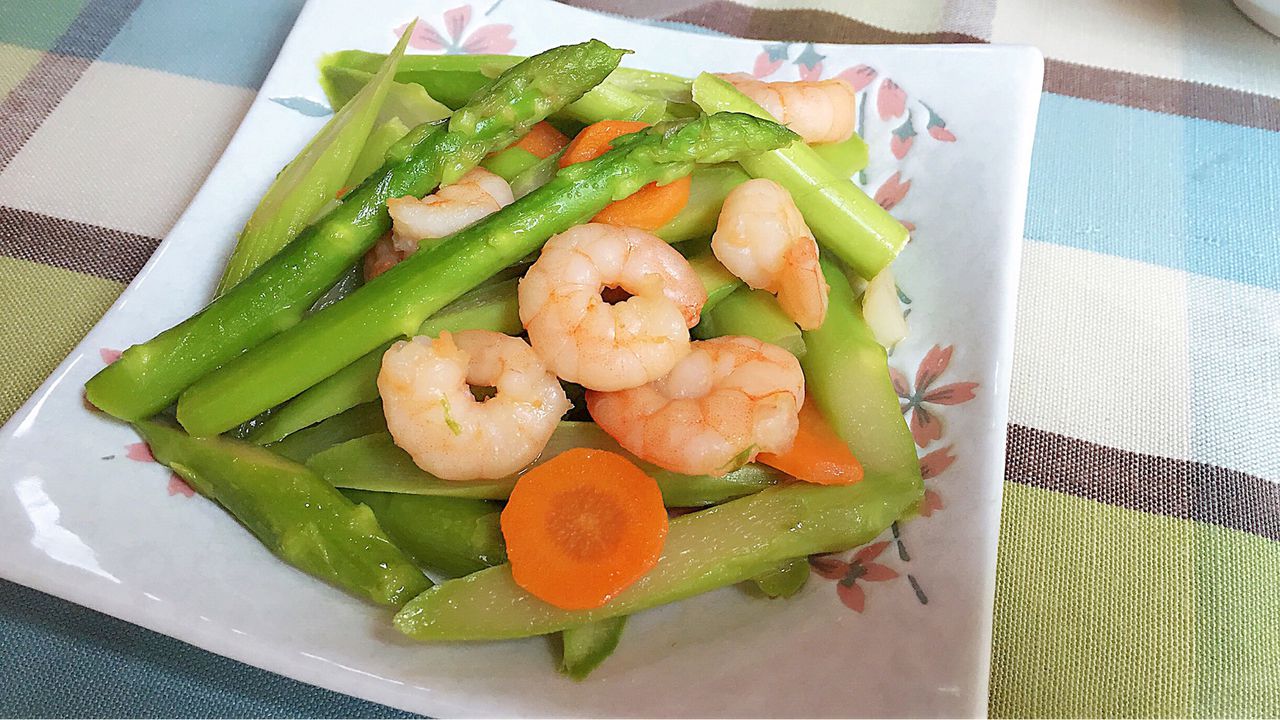 炒芦笋素虾仁