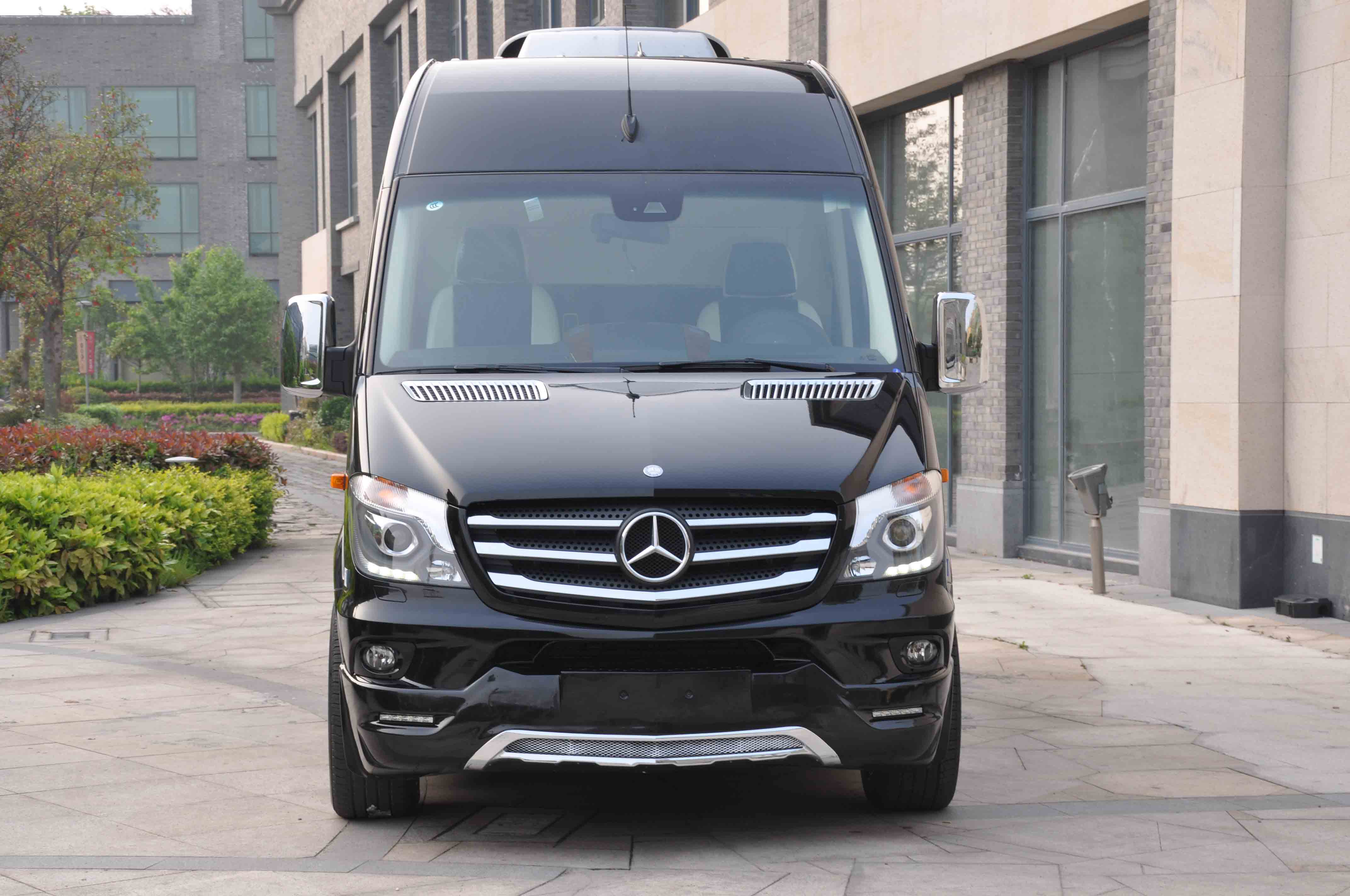  p data-id="go0dww88ny">斯宾特是专为商务人士开发的商务车车型,是