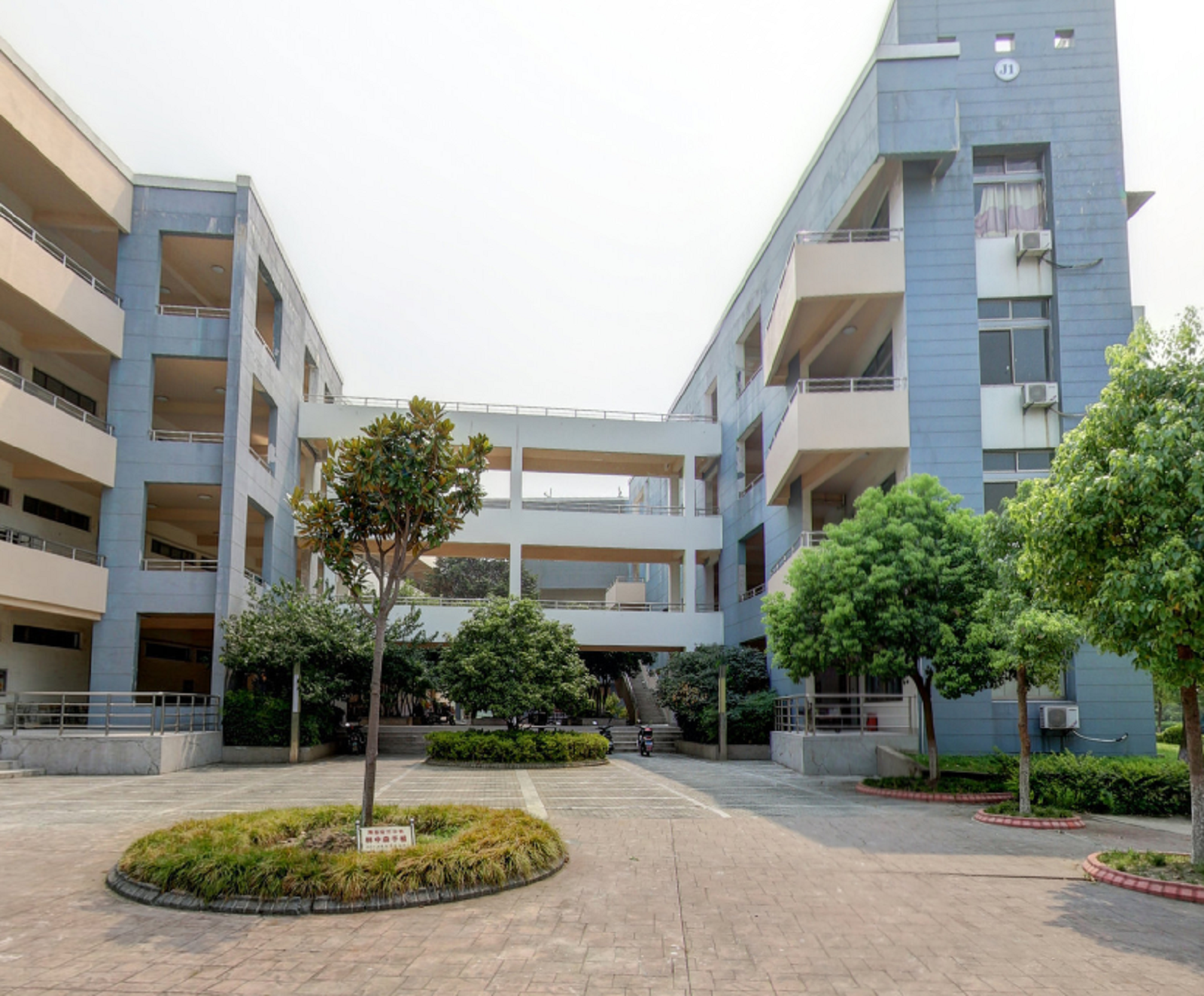 昆山登云科技职业学院