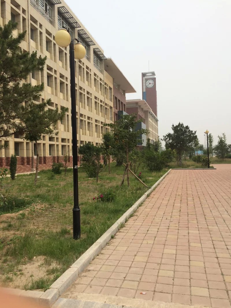  p>宁城县第四中学是县委,县政府决定新建的一所寄宿制独立初中,建设