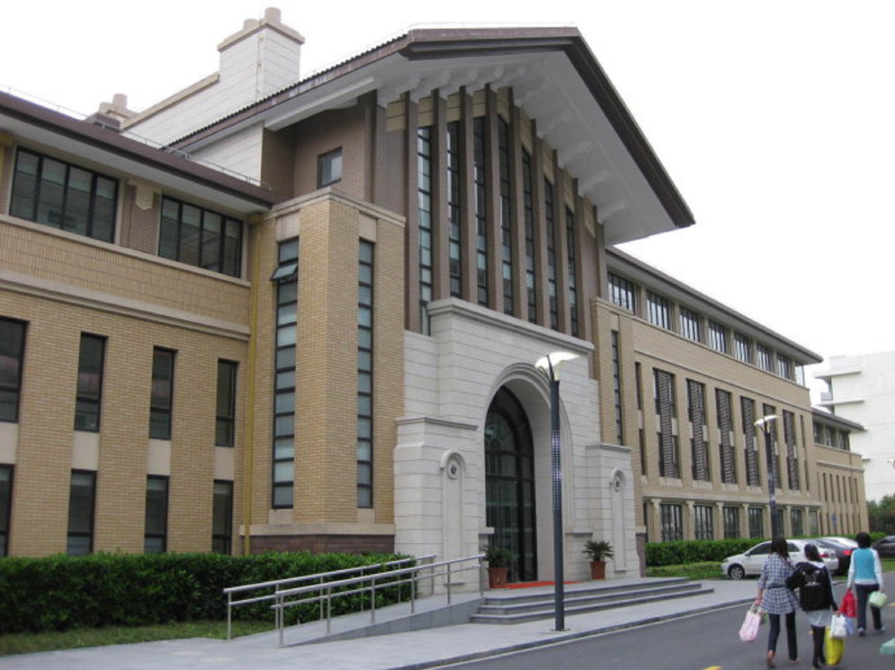 上海政法学院