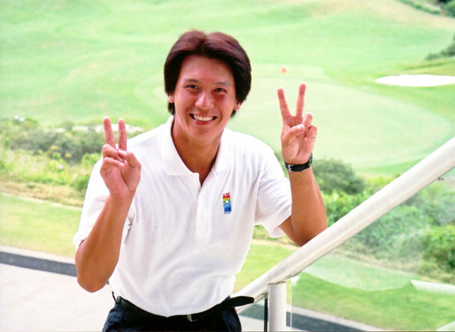  p>甄志强,绰号"小强",出生于中国香港,是一名香港模特,演员.