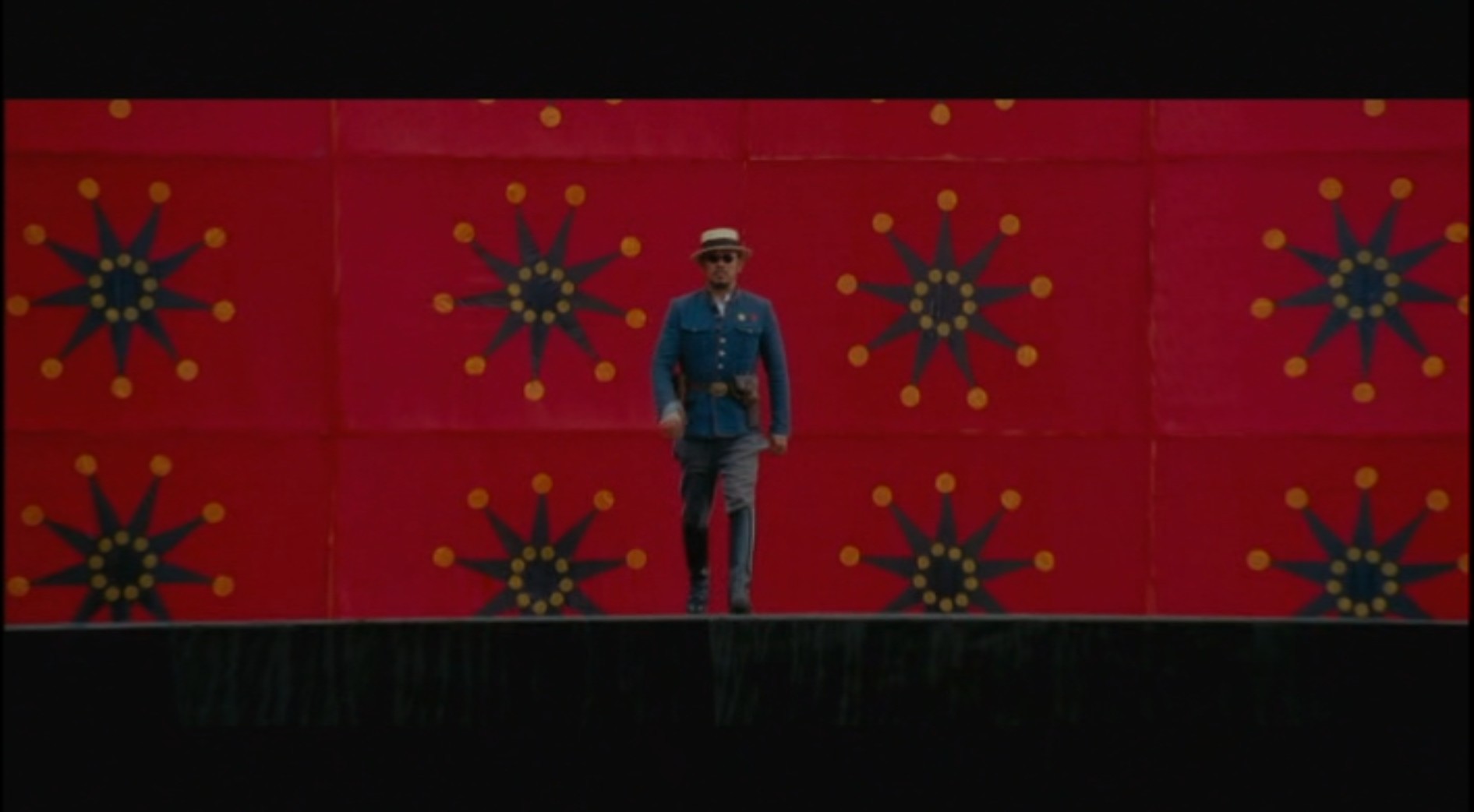  p>《让子弹飞》是由 a target="_blank" href="/item/姜文/1168186"