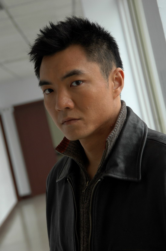  p>《神圣使命》是由 a target="_blank" href="/item/何群/2649848"