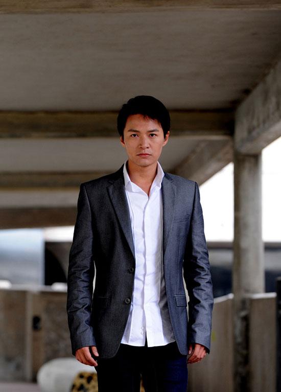  p>郑国霖(曾用名:郑瑞晓,郑乙霖),1976年5月27日出生于上海市,中国