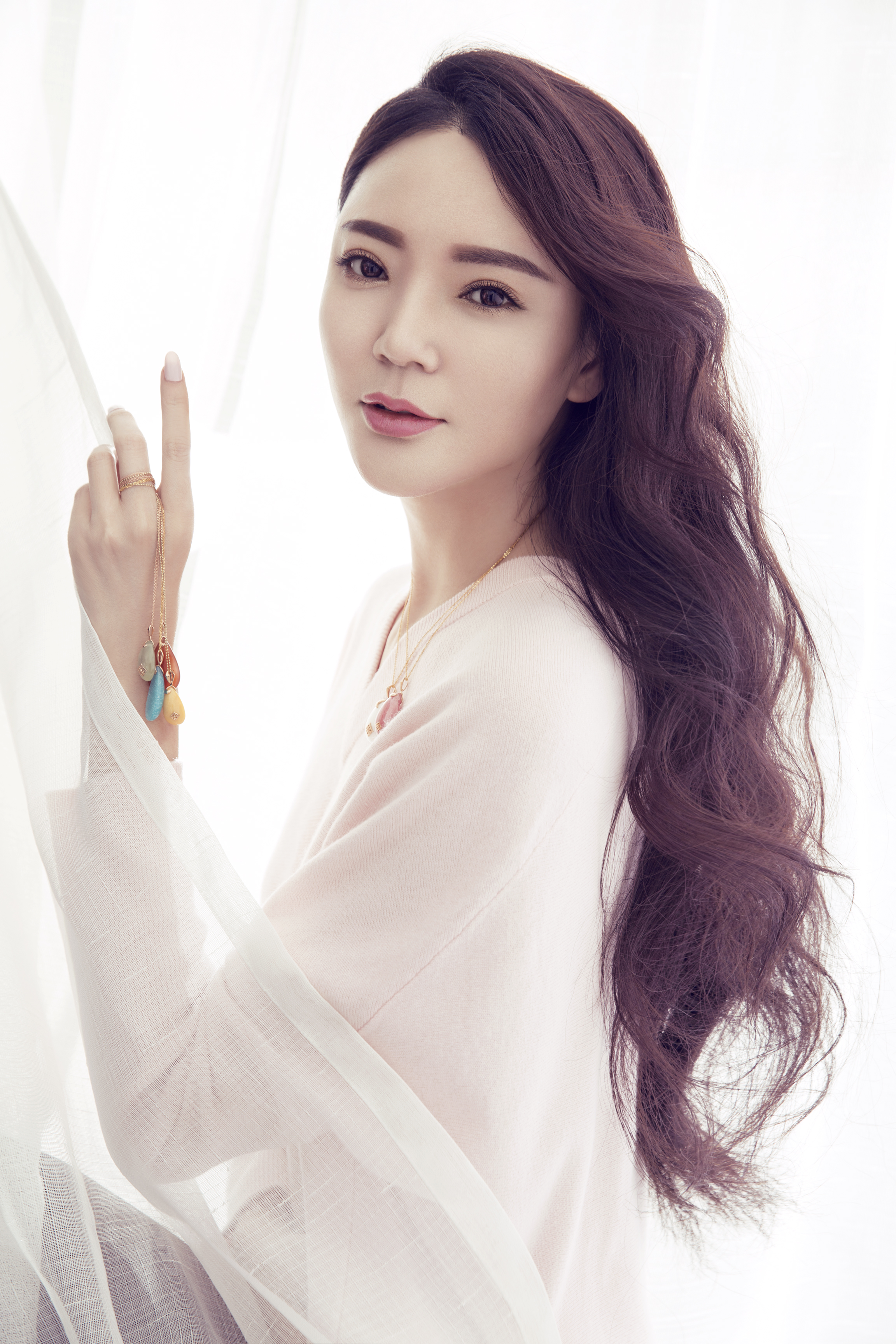  p data-id="go2344klxy">苏红,时尚媒体人,时尚投资人,曾就任时尚大