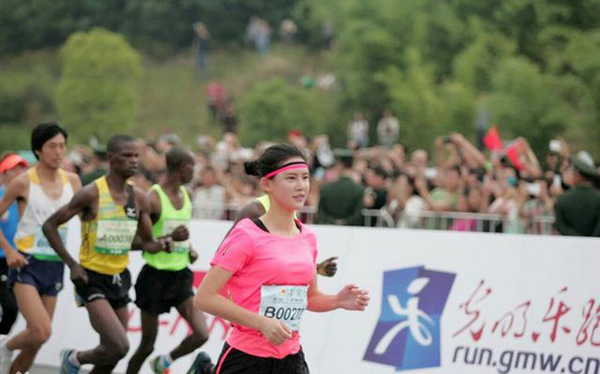  p data-id="gnbrt56a8o">李文杰,女,中国女子马拉松运动员.