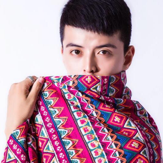  p>刘清泉,男,汉族人,原名:刘堂堂,1990年11月20日出生于陕西省绥德县