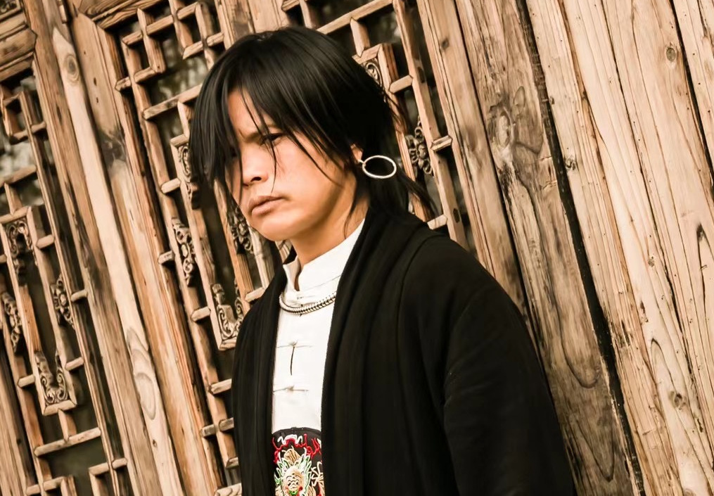 是贵州著名歌手<a target="