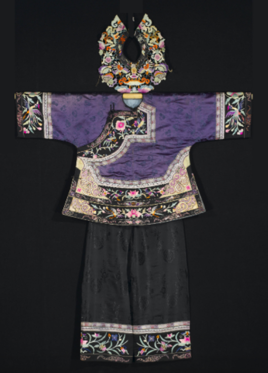 土家族绣花鸟纹女服