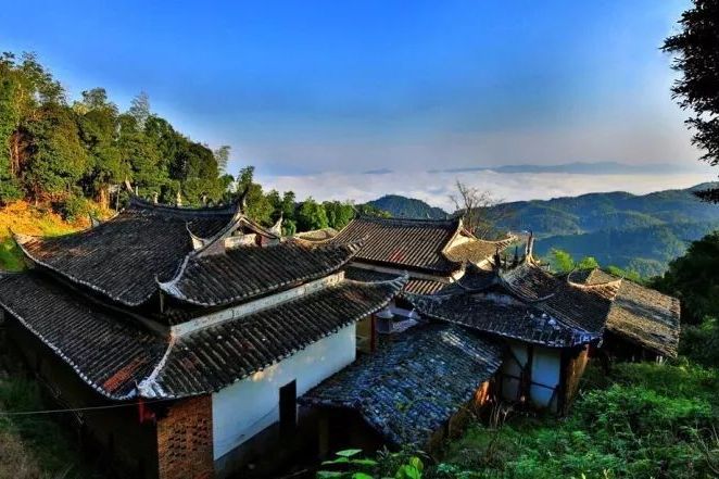  p>紫云村是福建三明明溪县夏阳乡下辖的行政村,位于明溪县夏阳乡东