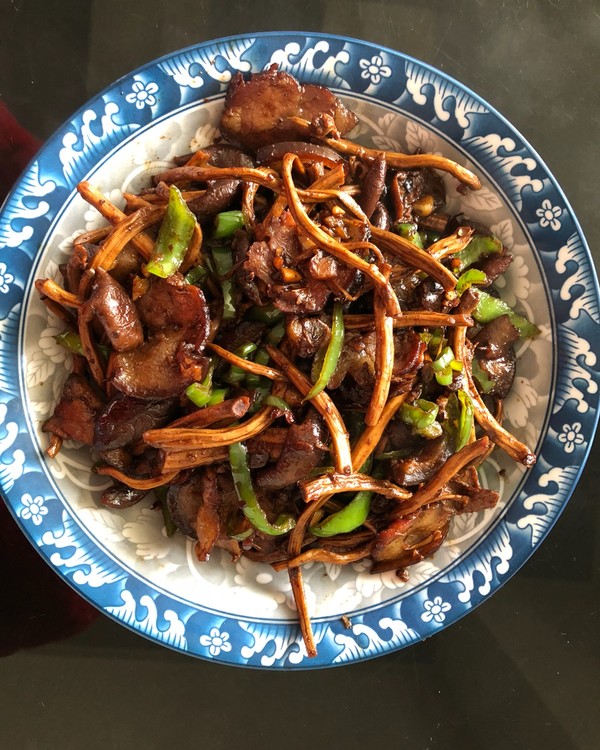 干锅茶树菇腊肉