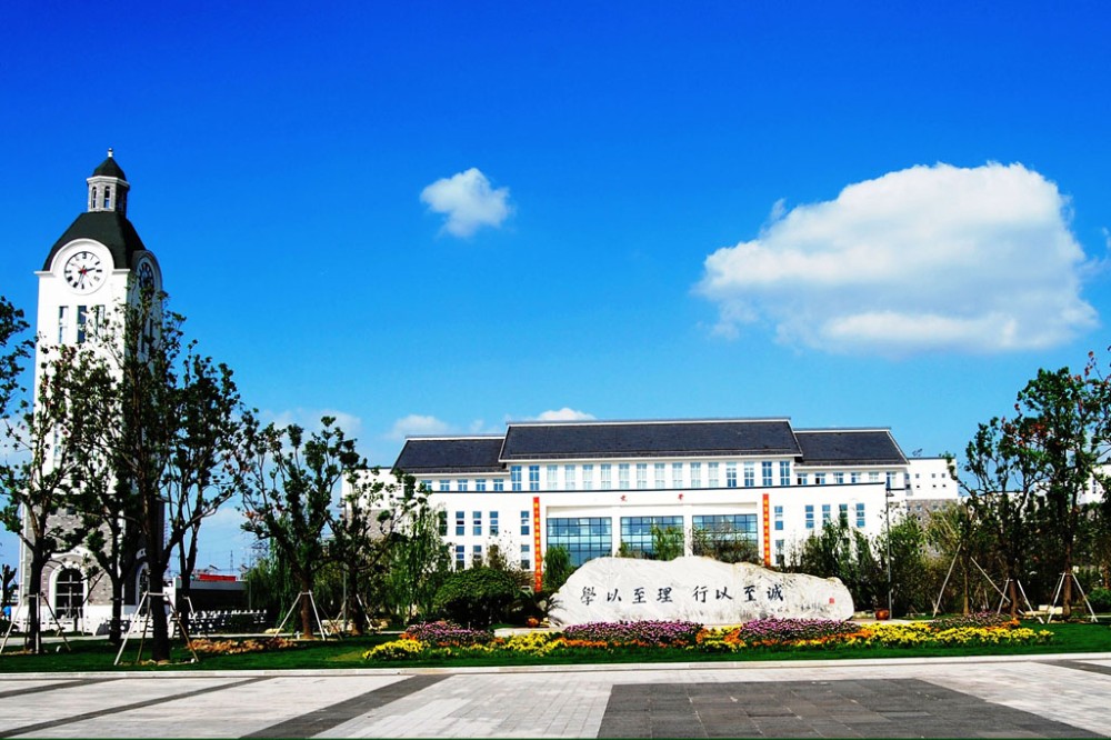  p>张家港市崇真中学(chongzhen middle school)是张家港市教育局主管