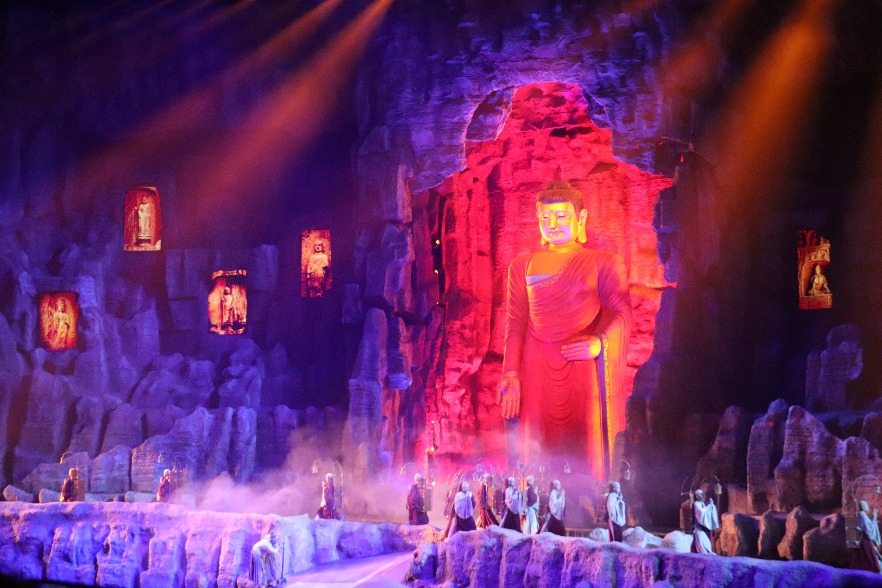  p data-id="gnx0hlu5p5">会跑的实景歌舞演艺驼铃传奇秀,由华夏文旅