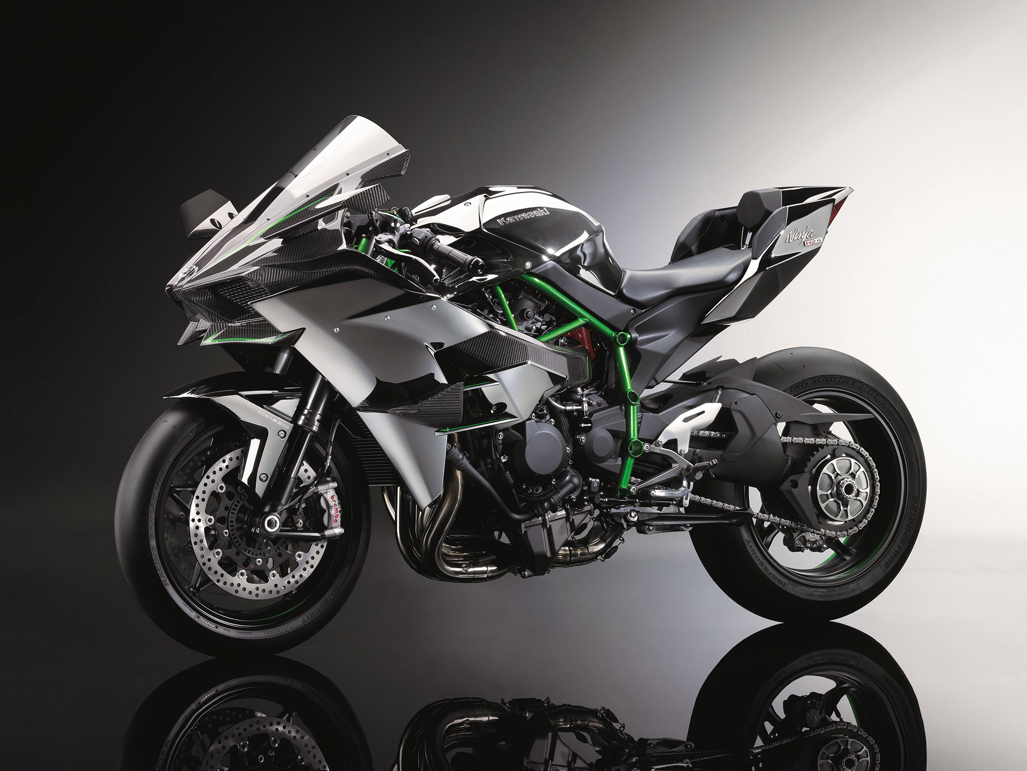  p>ninja h2的命名来自kawasaki的两个系列车款,ninja代表的是