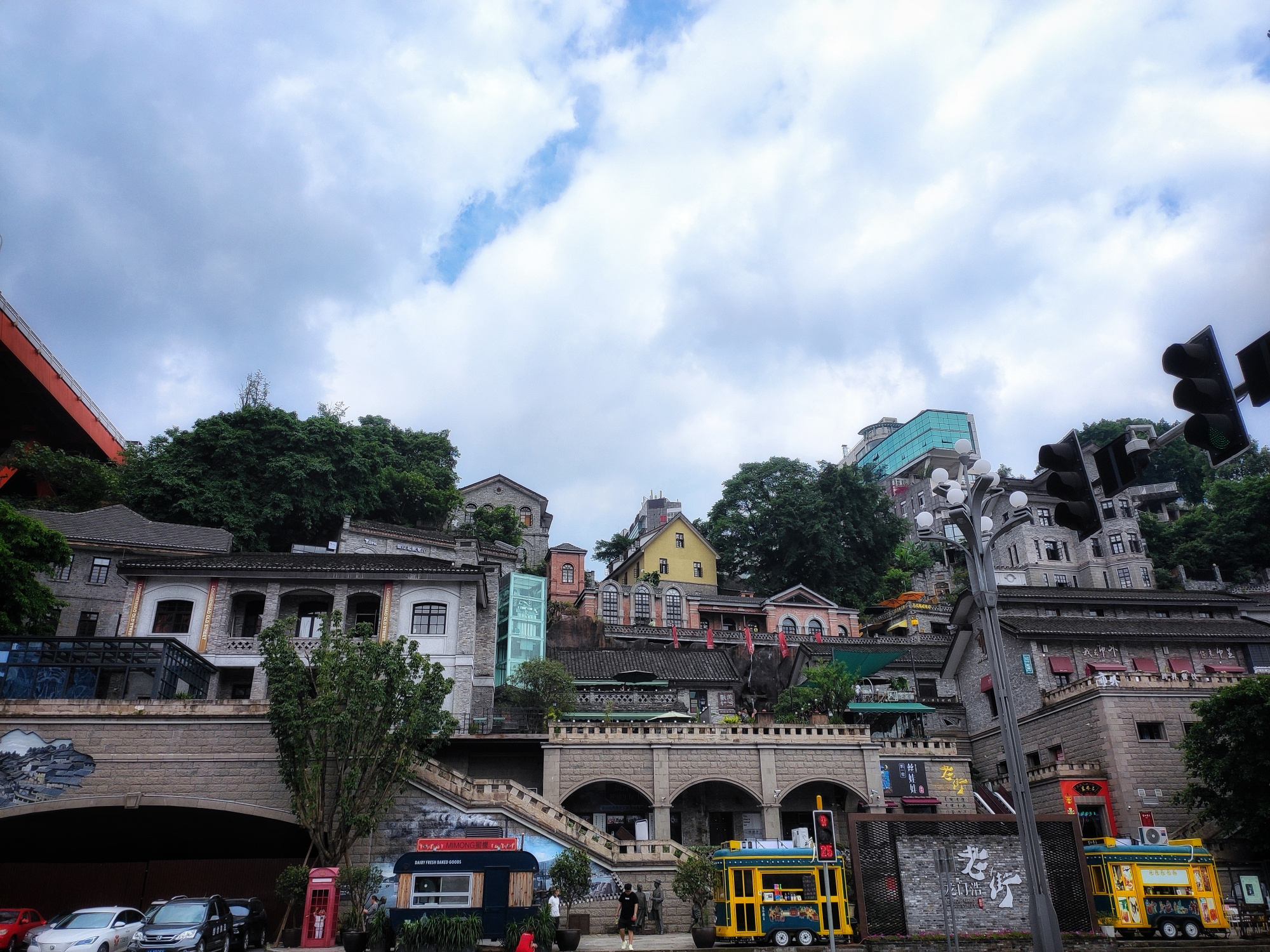 「重庆龙门浩老街」一道南滨路上精美又用心的风景线_百科TA说