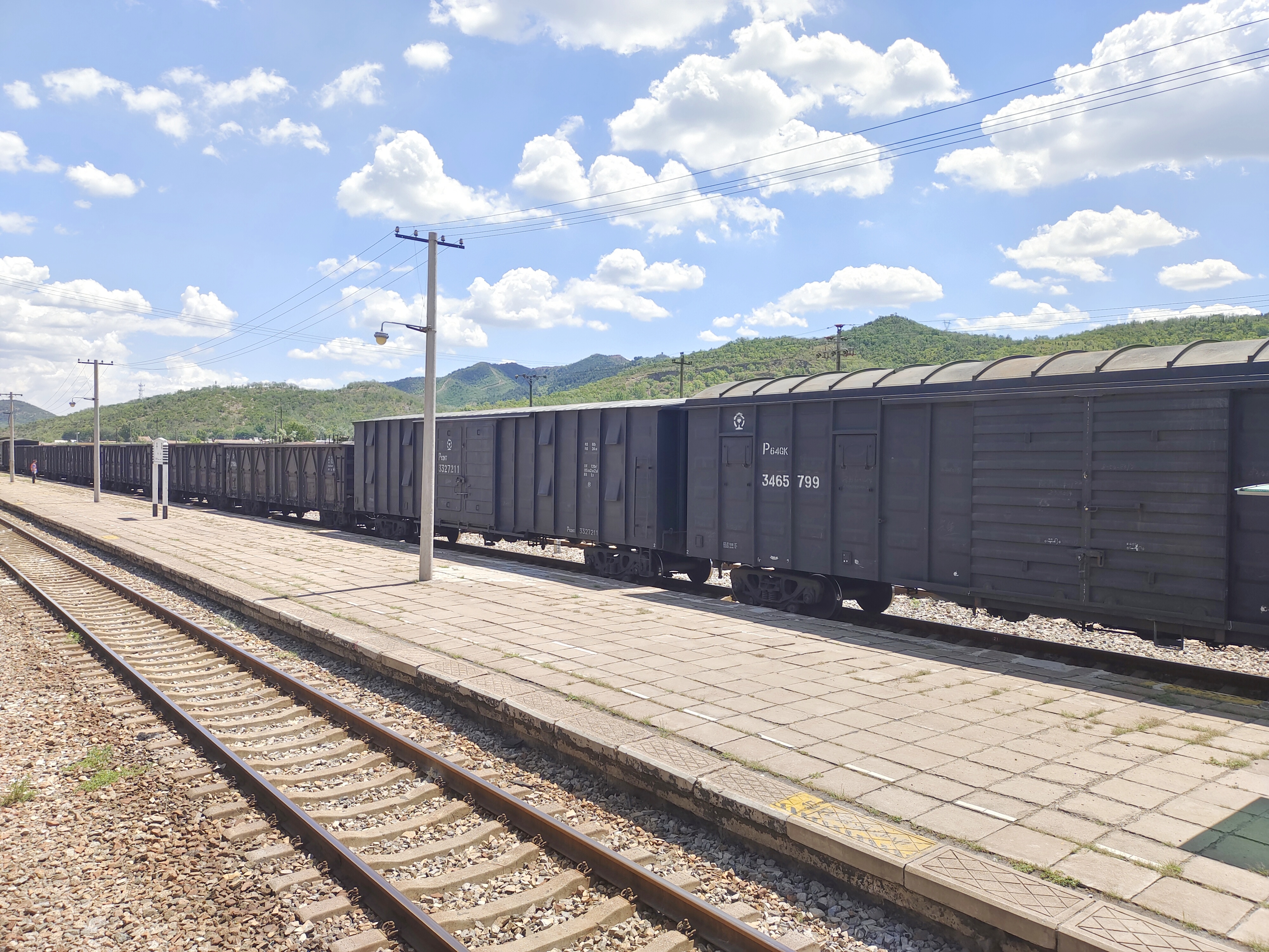  p data-id="gnbj5k5br4"> b>棚车 /b>,又称 b>篷车 /b>,俗称 b>