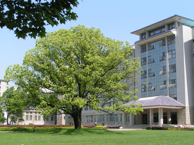  p>南京农业大学图书馆是由原金陵大学图书馆,中央大学图书馆的部份