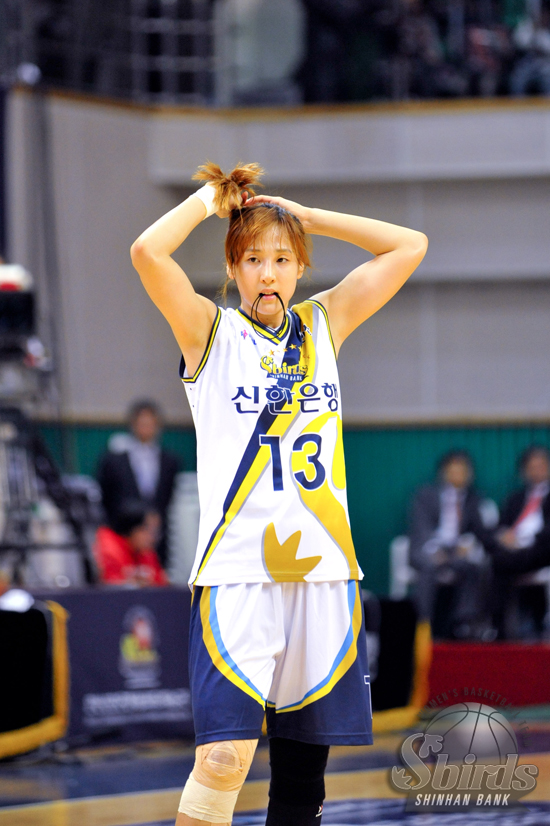 金丹菲(韩语:         ,英语:kim danbi),1990年2月27日出生于韩国