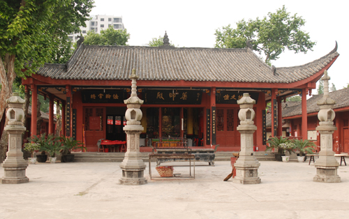 >龙潭寺,位于辽宁省 a target="_blank" href="/item/开原市/2028368"