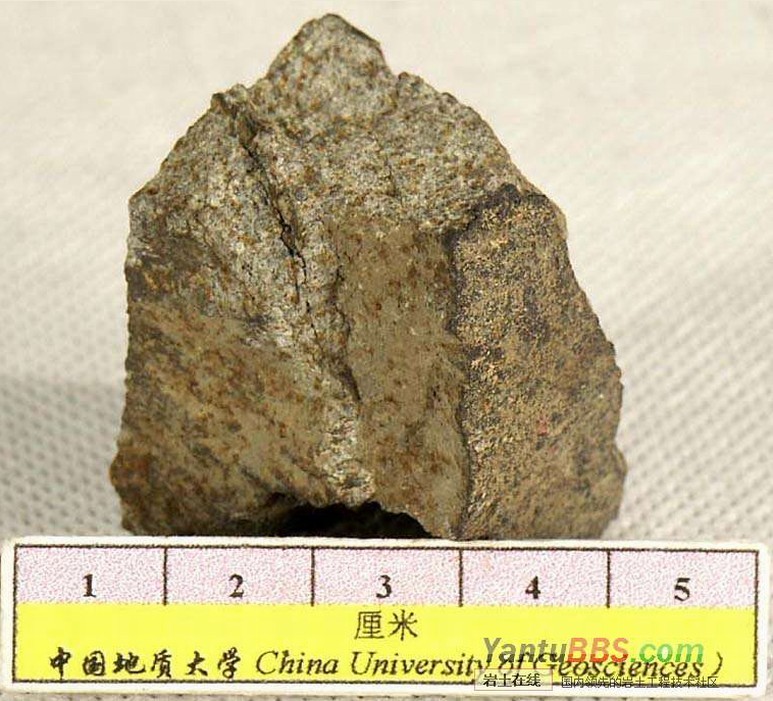 为bronzite, a href="#" data-lemmaid="4653749">斜方辉石 /a>族矿物
