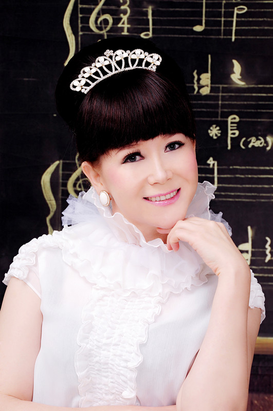  p>索妮娅·崇,女,中共党员, a target="_blank" href="/item/俄罗斯