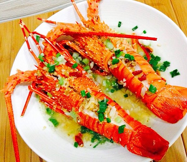 蒜蓉奶油烤龙虾