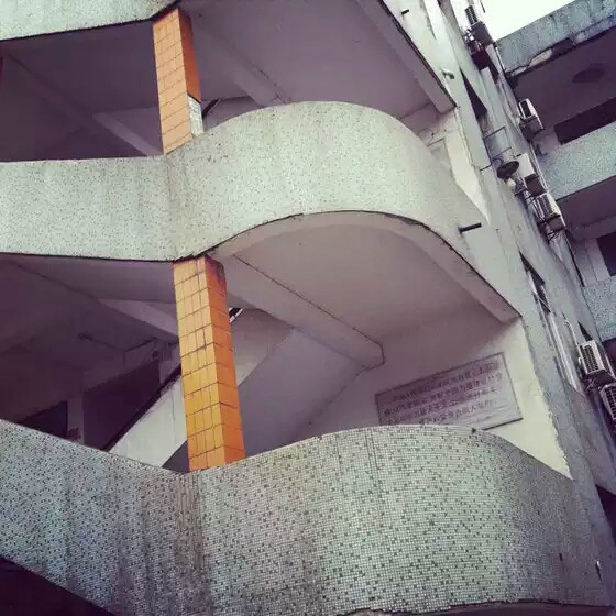  p>贵港市贵糖学校创建于1956年,是一所半封闭式的 a target="_blank"