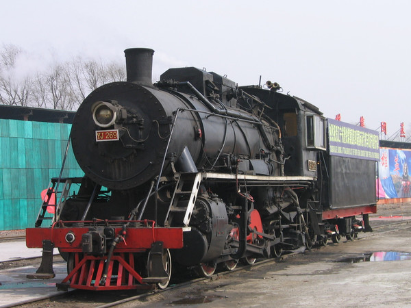 构造速度每小时60公里,命名为跃进型,代号yj