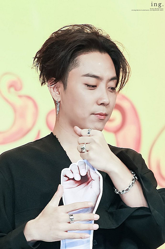  p>殷志源(         )1978年6月8日出生于韩国 a target="_blank"