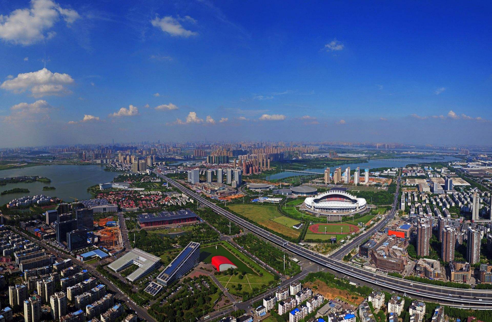  p>武汉经济技术开发区(与汉南区实行"政区合一"管理体制)始建于1991